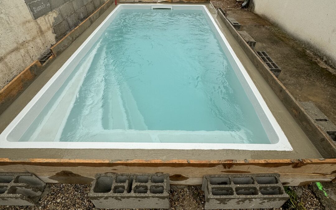 Construire une piscine à Narbonne : les étapes essentielles avant de se lancer