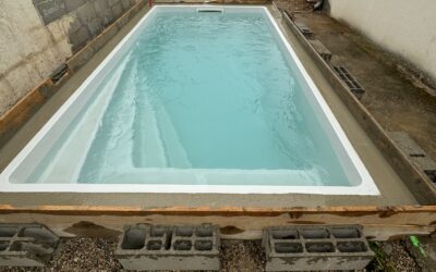 Construire une piscine à Narbonne : les étapes essentielles avant de se lancer